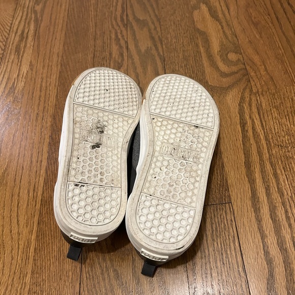 Old Navy Kids’ Slip-On Flannel Sneakers - Picture 6 of 7